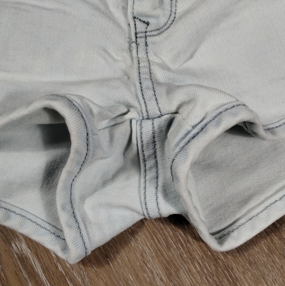 Gap 1969 Lightweight Casual Mid Rise Jean Beachie Light Blue Denim Shorts Size 0 - Picture 4 of 13